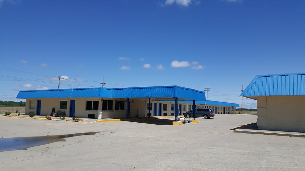 Rodeway Inn Concordia Екстериор снимка