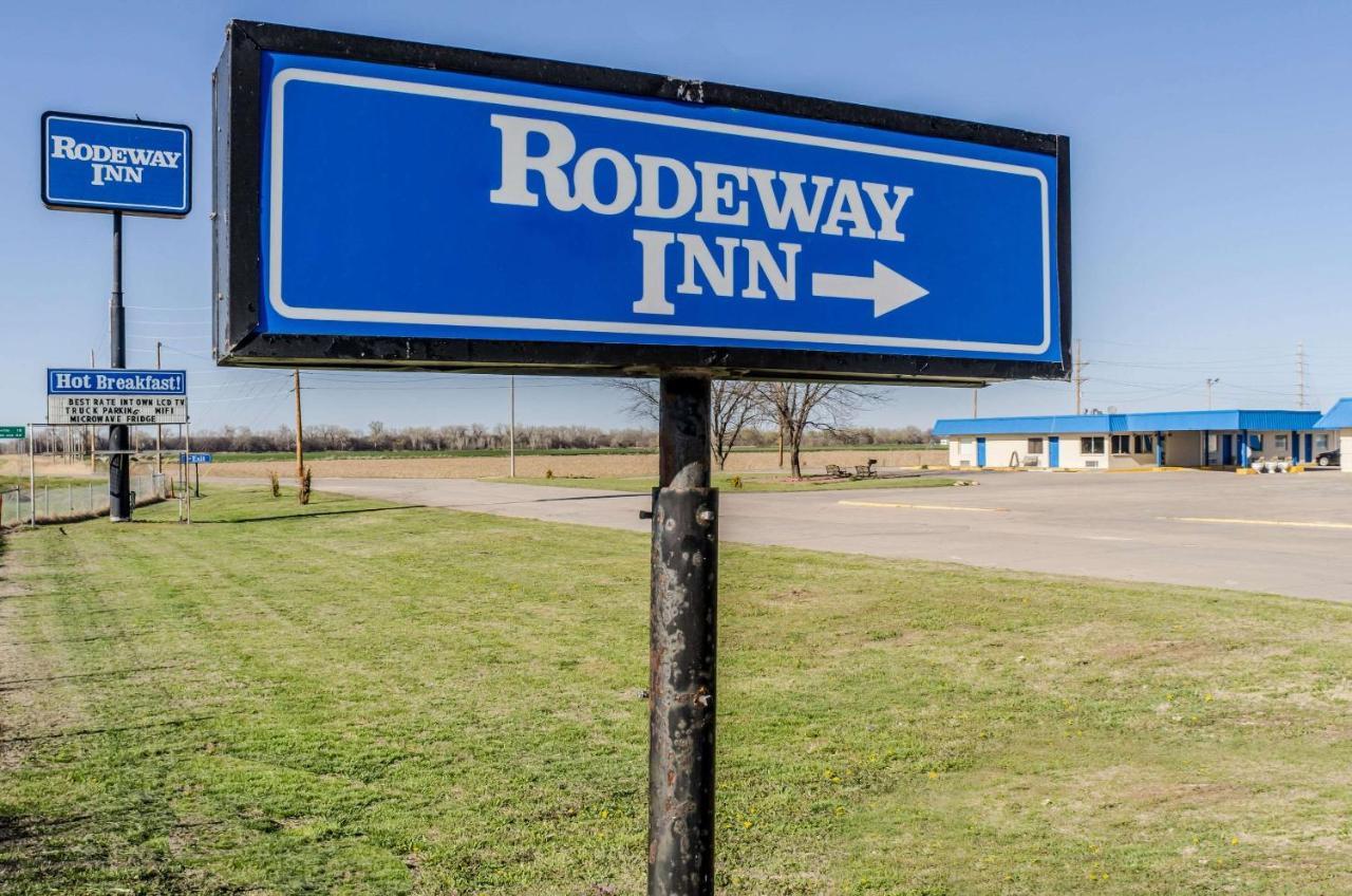 Rodeway Inn Concordia Екстериор снимка