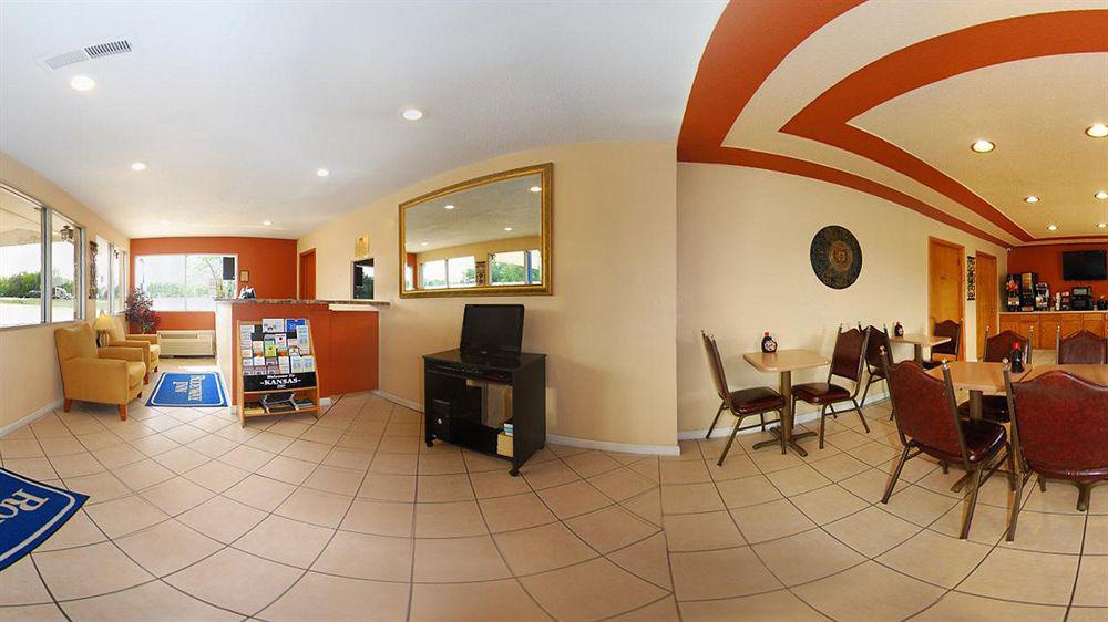 Rodeway Inn Concordia Екстериор снимка